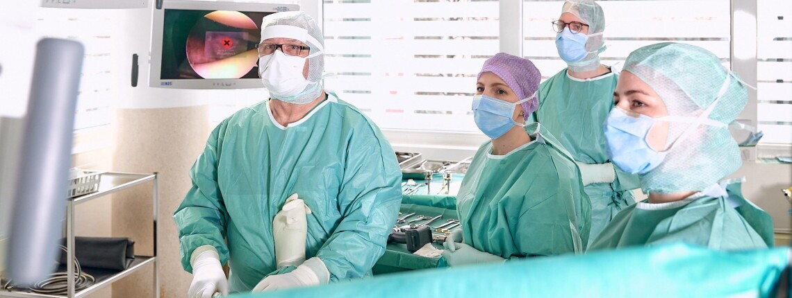 Fachbereichsverantwortliche:r (w/m/d) OP-Pflege für die Orthopädie, 1. Bild